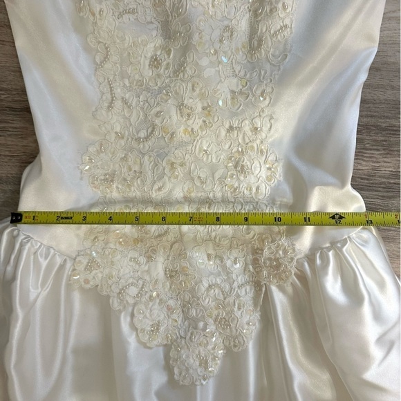 Vintage Alfred Angelo Collection Wedding Dress with long beaded Train size small - Picture 6 of 17